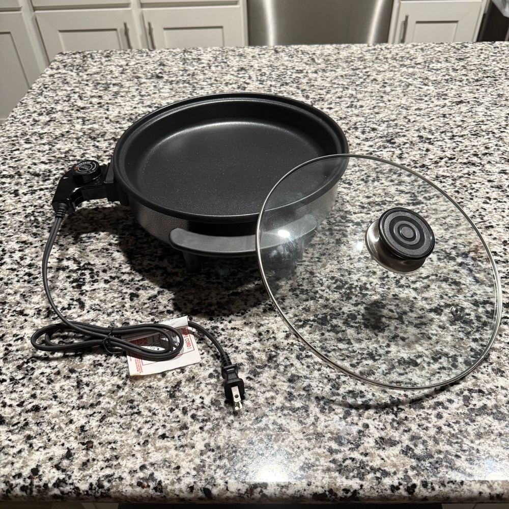 Parini Kitchen Parini 12" Non-Stick Electric Pizza Cooker - Picture 3 of 8
